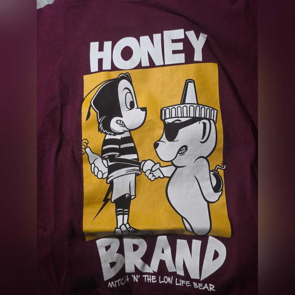 Honey Brand Graphic T-Shirt in Maroon